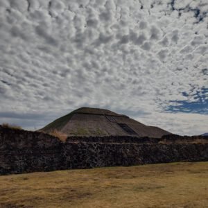 Cerca de los Dioses: Teotihuacán, Basílica y Degustación de Cacao