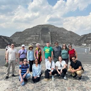 Cerca de los Dioses: Teotihuacán, Basílica y Degustación
